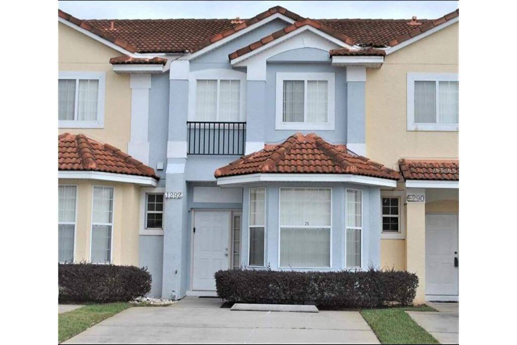 7 miles from Disney world in Kissimmee, Osceola County