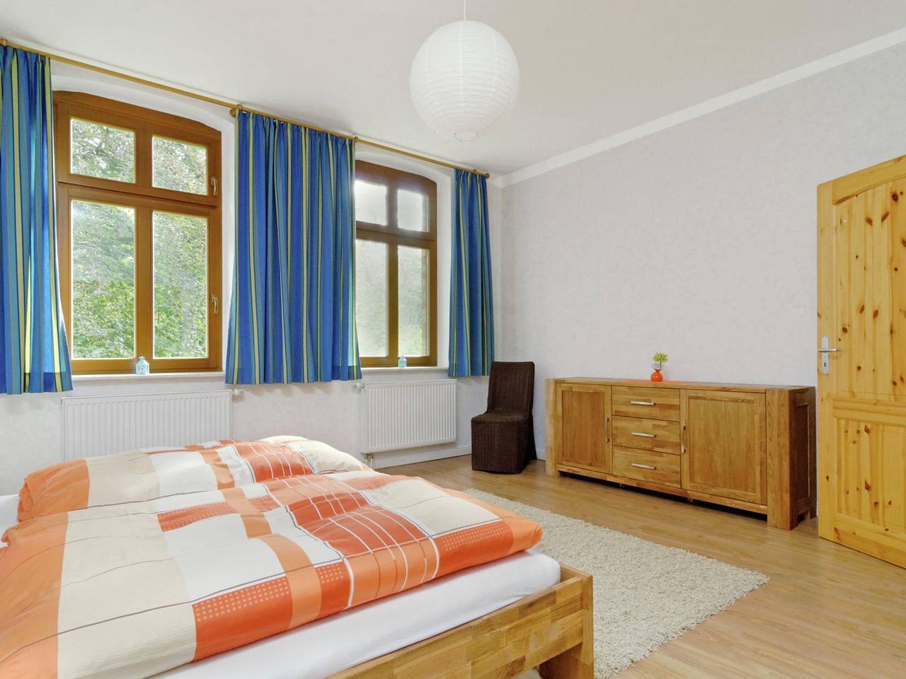 Ganze Wohnung, Ferienwohnung für 6 Personen mit Garten in Fürstenwalde, Region Oder - Spree