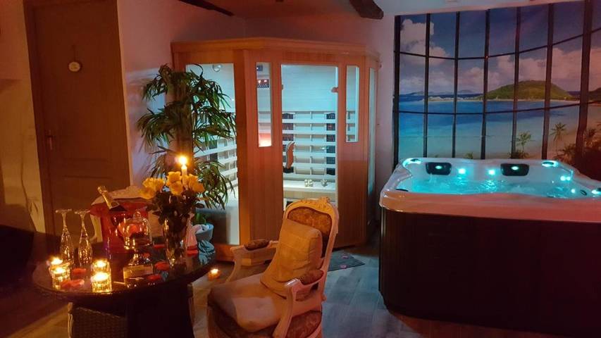 Location de vacances pour 2 personnes, avec sauna et jacuzzi à Sénas - 2