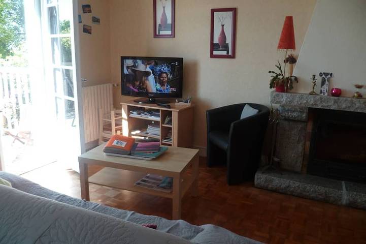 Gîte pour 4 personnes, avec terrasse et jardin dans Monts d'Arrée - 2