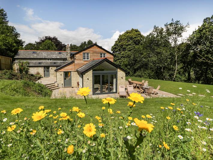 Vacation rental for 10 people, with yard, with pets in Wiltshire