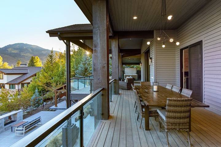 Vacation house for 14 people, with yard and balcony as well as hot tub in Utah