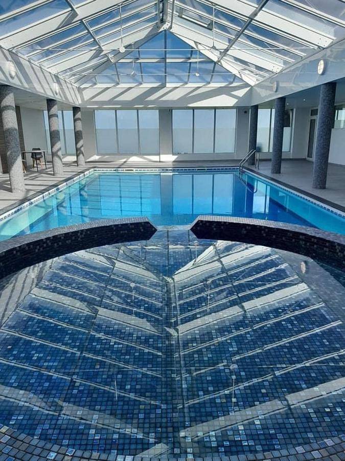 Holiday rental for 4 people, with pool and garden in Widemouth Bay