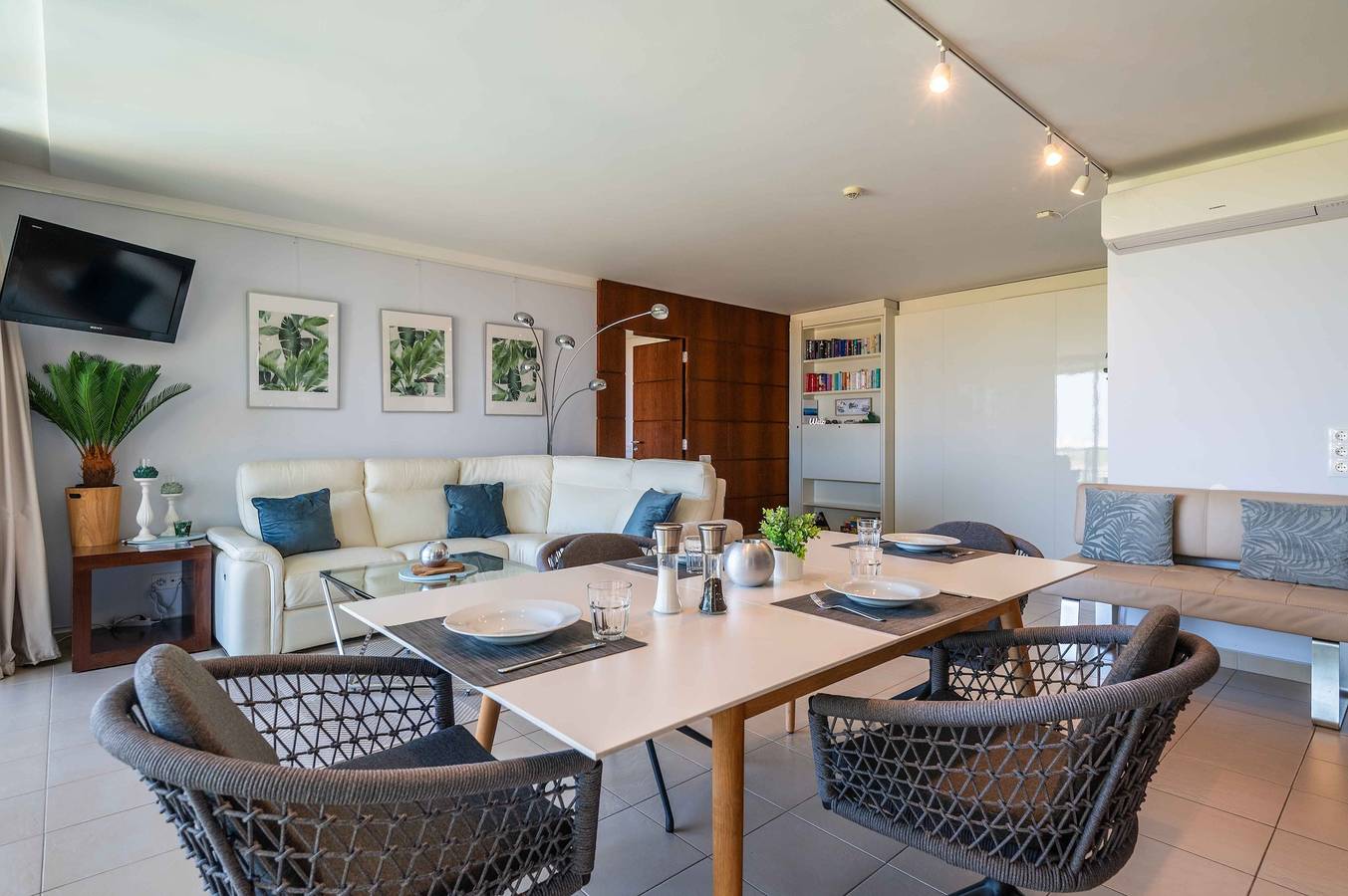 Apartamento entero, Apartamento 'Salgados Beach Paradise' con piscina compartida, Wi-Fi y aire acondicionado in Guia, Distrito de Faro