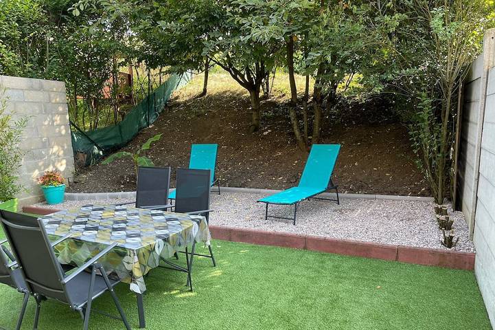 Gîte pour 4 personnes, avec jardin, animaux acceptés à Étoges