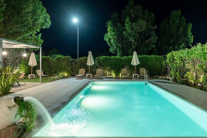 Ferienwohnung für 6 Personen, mit Ausblick und Pool sowie Garten in Koskinou - 4