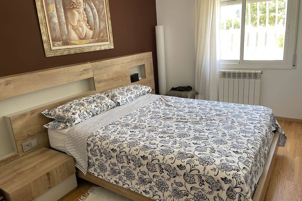 Beautiful house in the Ebro Delta with outdoor pool and 100 m. from the beach in Amposta, Delta de l'Ebre