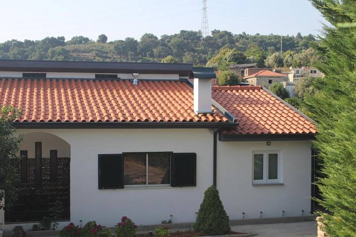 Location de vacances pour 6 personnes, avec jardin et vue dans Santa Marinha do Zêzere