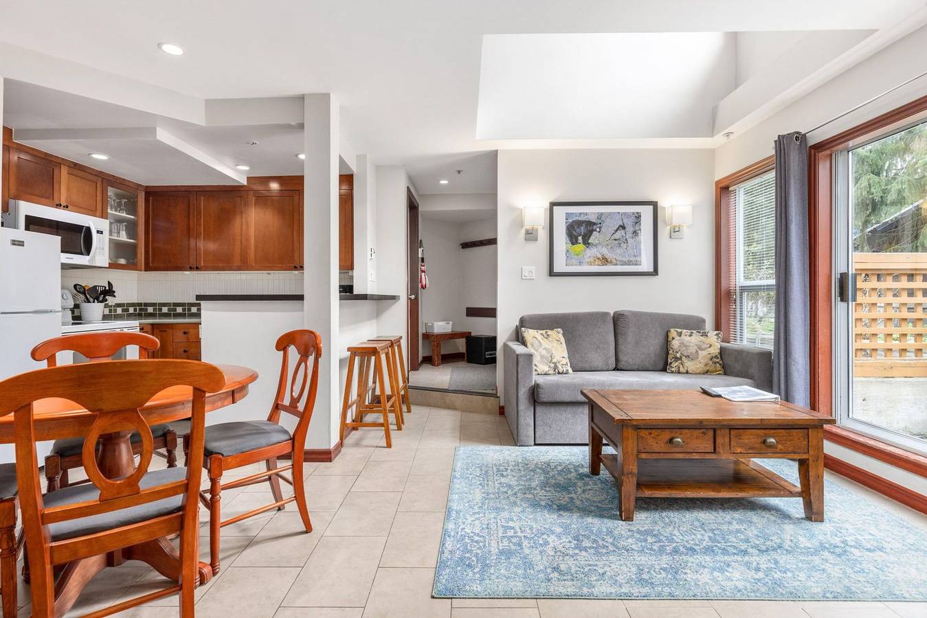 Geheel appartement, 2Br Townhome with private hot tub and pool. Gr 55 in Whistler, Whistler Blackcomb