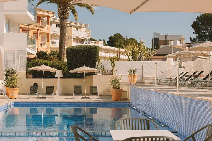 Location de vacances pour 4 personnes, avec jardin ainsi que vue et piscine, adapté aux familles à Peguera - 4