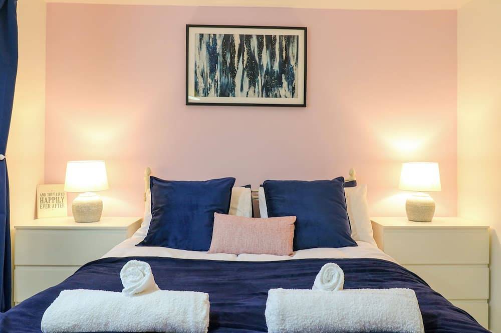 Crown Farm, pet friendly, character holiday cottage in Upwell in Cambridgeshire