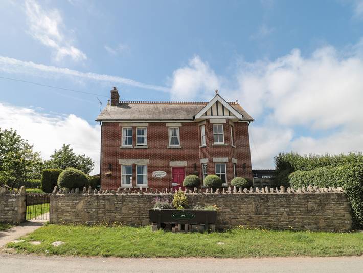 Cottage for 10 people in Swanage