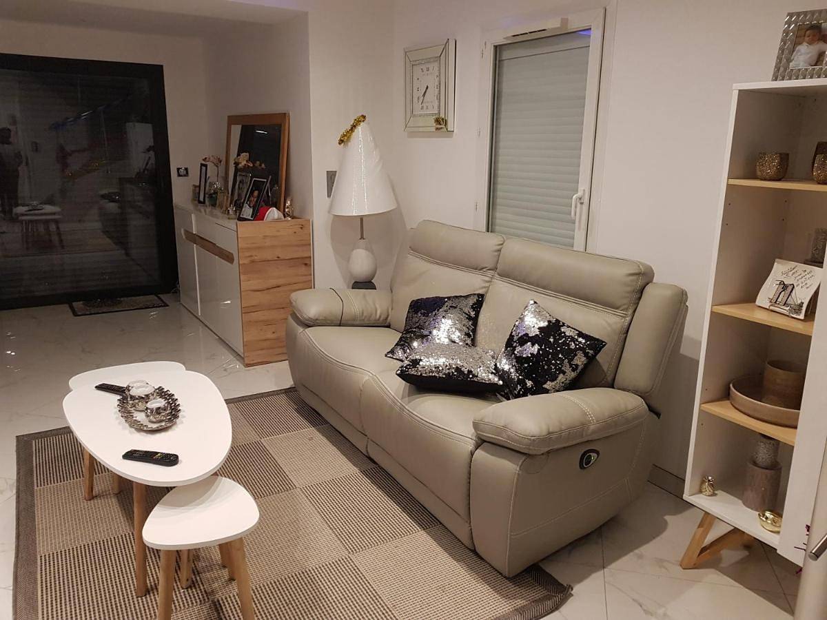 Residance touiker in Bourg-en-Bresse, Région de Bourg-en-Bresse