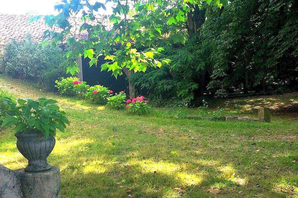 Appartement entier, Appartement au Cœur du Parc Naturel des Causses qu Quercy . Animaux bienvenus! in Cœur de Causse, Quercy