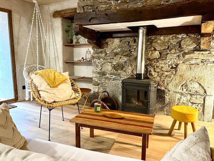 Location de vacances pour 5 personnes, avec jardin et vue, animaux acceptés à Le Bez - 4