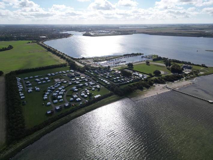 Camping für 6 Personen, mit Terrasse und Kinderpool sowie Pool und Sauna in Dänemark an der Ostsee