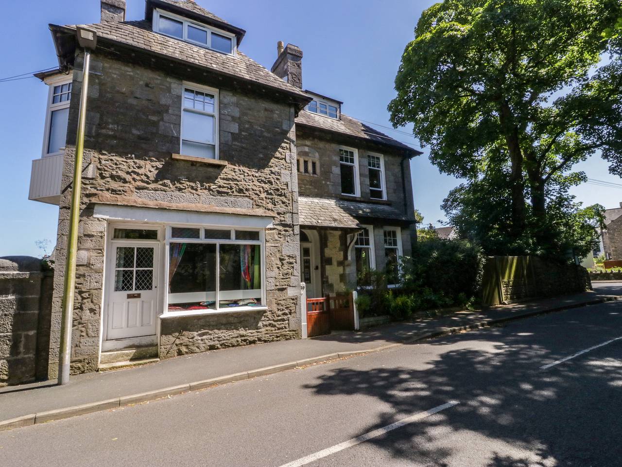 Holiday Rental for 16 People in Arnside, Cumbria