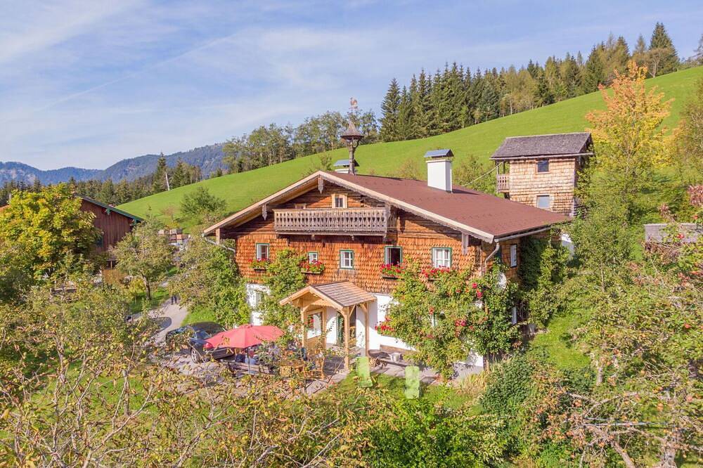 Schönes alleinstehendes Ferienhaus für 12 Personen mit  W-Lan und Tv in Abtenau, Tennengau