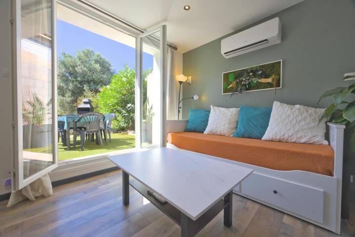 Location de vacances pour 4 personnes, avec piscine et terrasse à Toulon