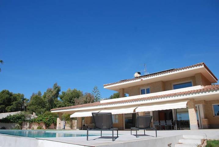 Chalet para 8 personas, con vistas además de balcón y piscina - 1