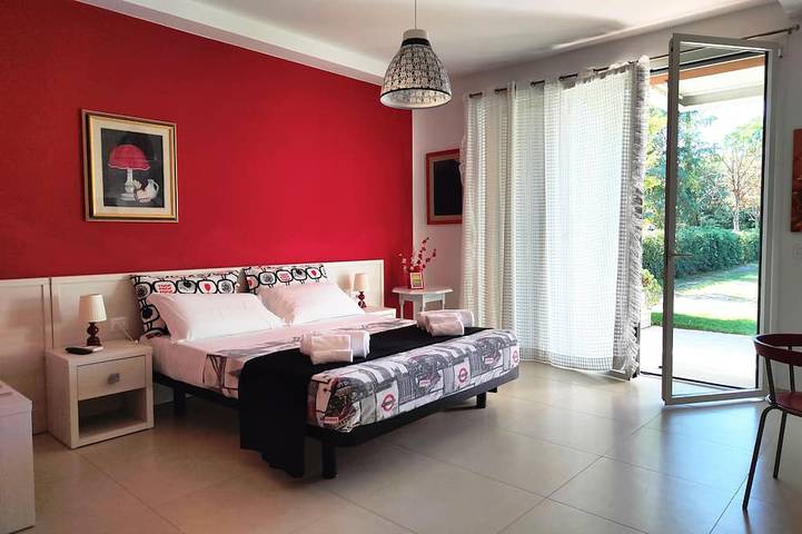 Villa Brown - Verde & Mare, 6 Posti Letto - Compreso posto in spiaggia in Bellaria, Bellaria-Igea Marina (Italia)