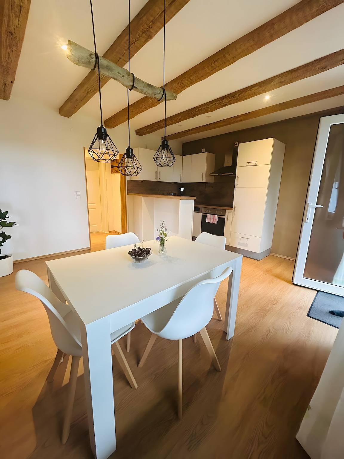 Apartamento entero, Apartamento vacacional "Neu" con vistas a la montaña, balcón y Wi-Fi in Kressbronn am Bodensee - Atlashofen, Kressbronn
