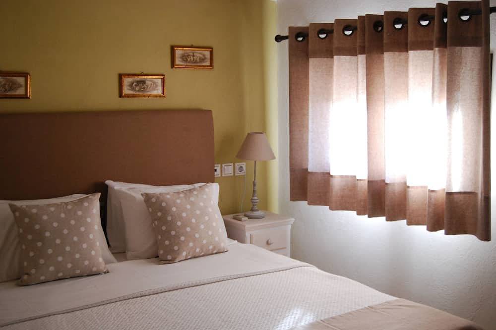 Three Bedroom fully equipped Villa-Apartment perfect and safe for families in Platanias (Thessaly), Sporaderne