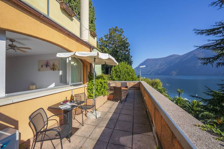 Ferienwohnung für 2 Personen, mit Terrasse und Seeblick am Luganersee