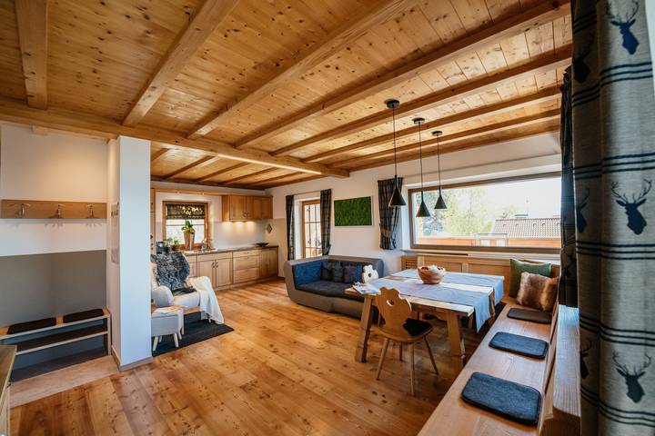 Apartamento inteiro, Apartamento 'Judith - Gallhof' com vista para a montanha, terraço privado e Wi-Fi in Völlan, Lana