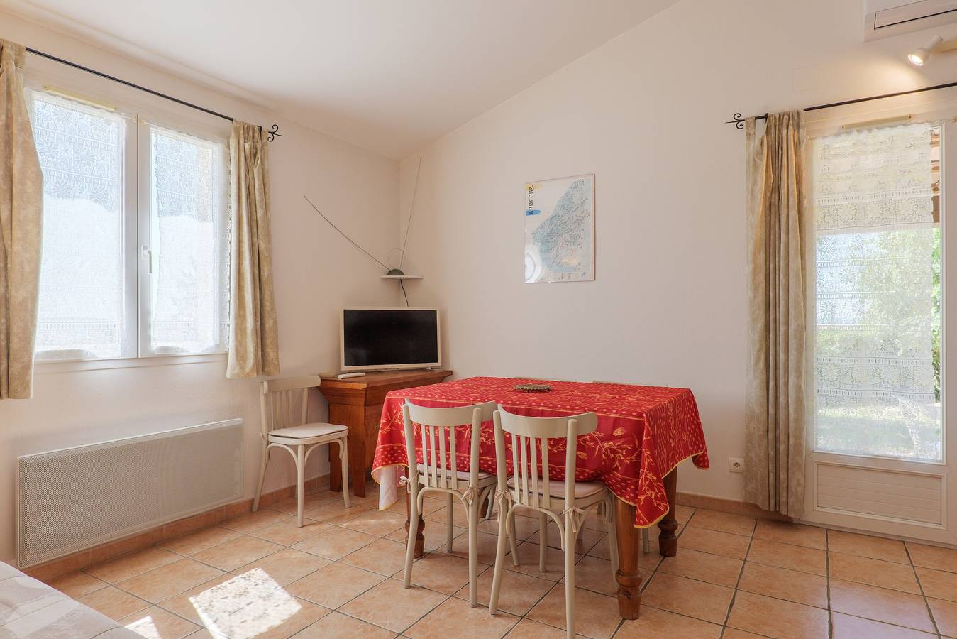 Gite Le Micocoulier La Fontinelle in Bessas, Ardèche