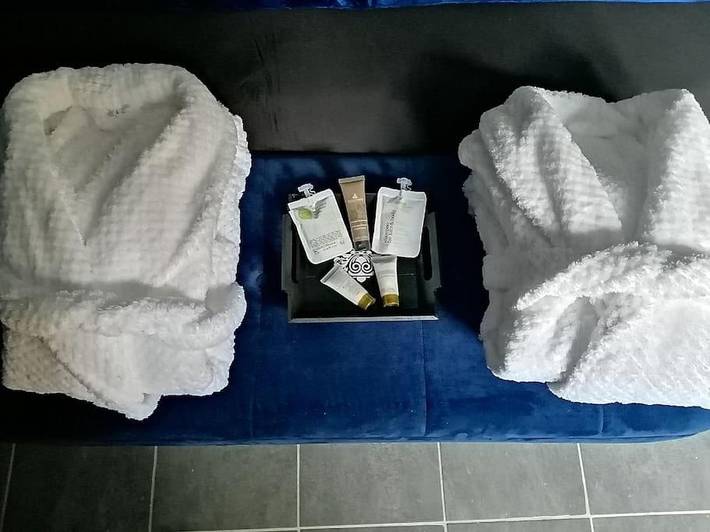 Gîte pour 2 personnes, avec jacuzzi et sauna dans Office De Tourisme De Troyes - 3