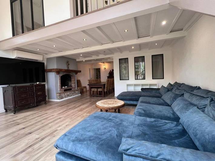 Ferienhaus für 9 Personen, mit Balkon und Whirlpool sowie Terrasse und Garten in Cannes
