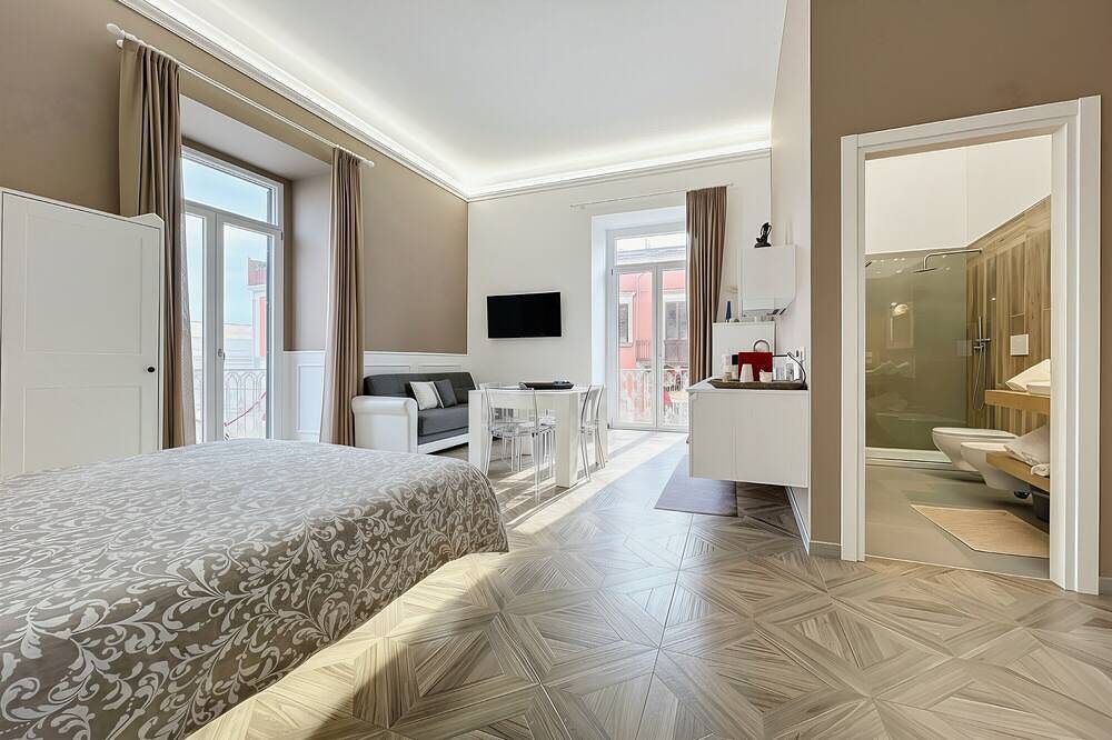 Apartamento 'Habitación Triple - Orquídea Celeste' con vistas al mar, Wi-Fi y aire acondicionado in Manfredonia, Gargano