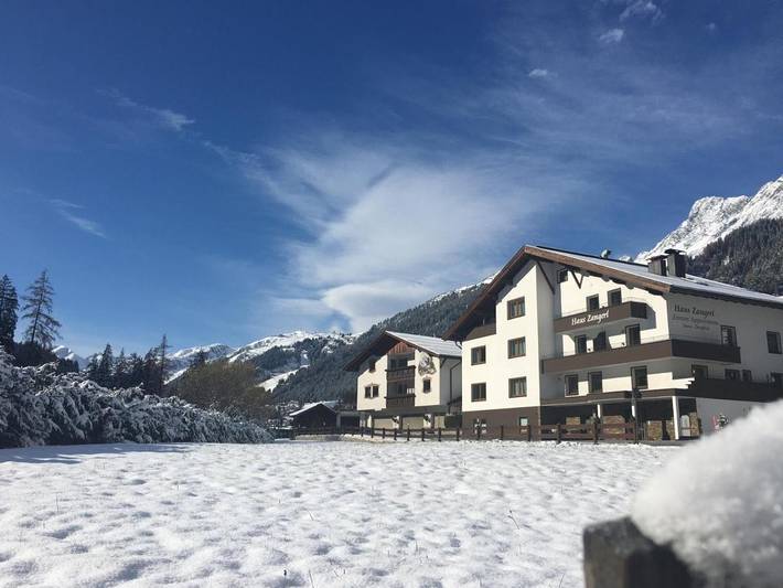 BnB für 8 Personen, mit Balkon und Sauna in Sankt Anton am Arlberg