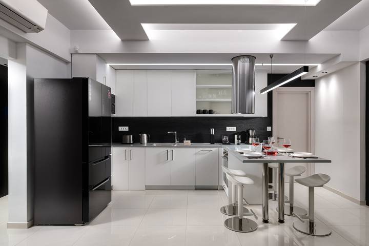 Ferienwohnung für 8 Personen, mit Meerblick und Balkon/Terrasse sowie Whirlpool und Garten in Rhodos Stadt - 3