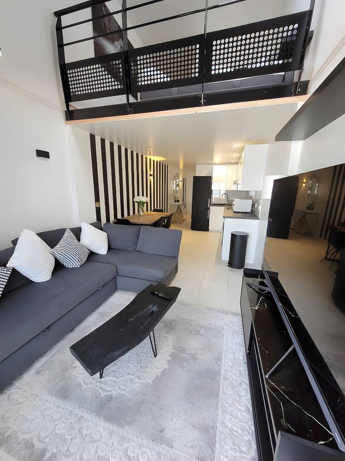 Entire studio, Ocean-Colored Apartment with Pool and Beach Access in Le Croisic, Côte d'Amour