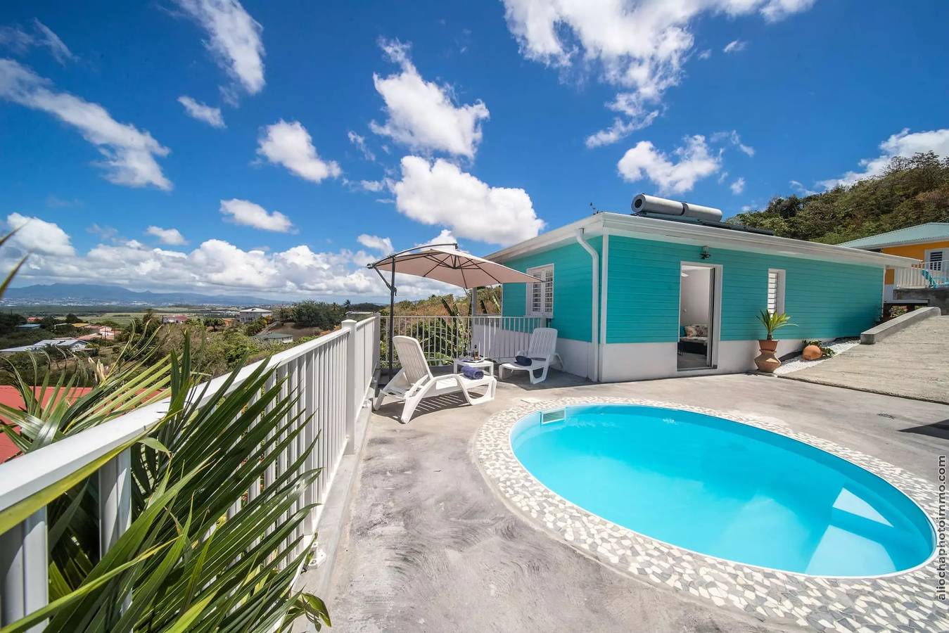 Bungalow Chic : Vue Mer & Montagne (Bleu) in Rivière-Salée, Martinique