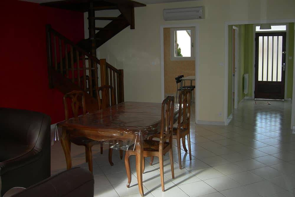 Villa T4 Avec Terrasse et Barbecue Intégré in Capdenac-Gare, Massif Central