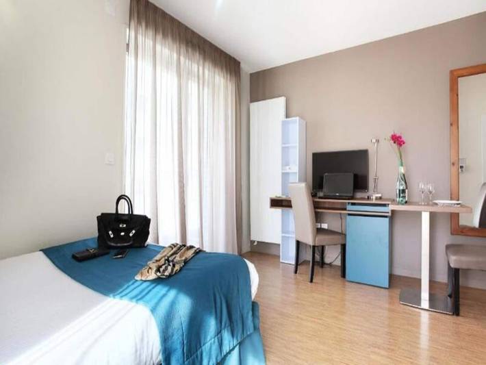 Ferienwohnung für 2 Personen, mit Pool, kinderfreundlich in Lyon - 4