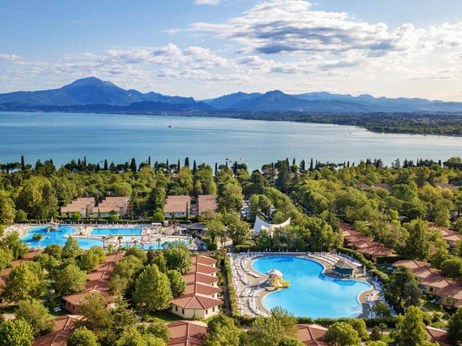 Camping Bella Italia - Bungalow 6 personas - 2 Dormitorios | 6 Personas | Terraza | 1 Baño | Aire Acondicionado | Tv in Peschiera del Garda, Montañas Garda