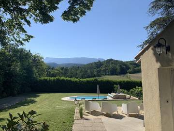 Gîte pour 10 personnes, avec piscine ainsi que jardin et terrasse à Charpey
