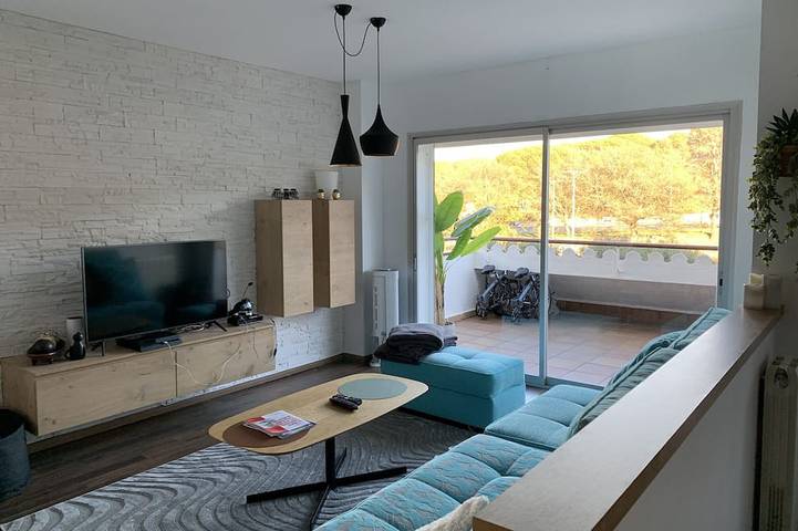 Ganze Wohnung, Apartment in bewachter Residenz mit Blick auf den Swimmingpool in Platja d'Aro, Costa Brava