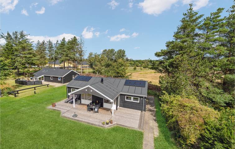 Ferienhaus für 8 Personen, mit Terrasse und Garten in Hulsig