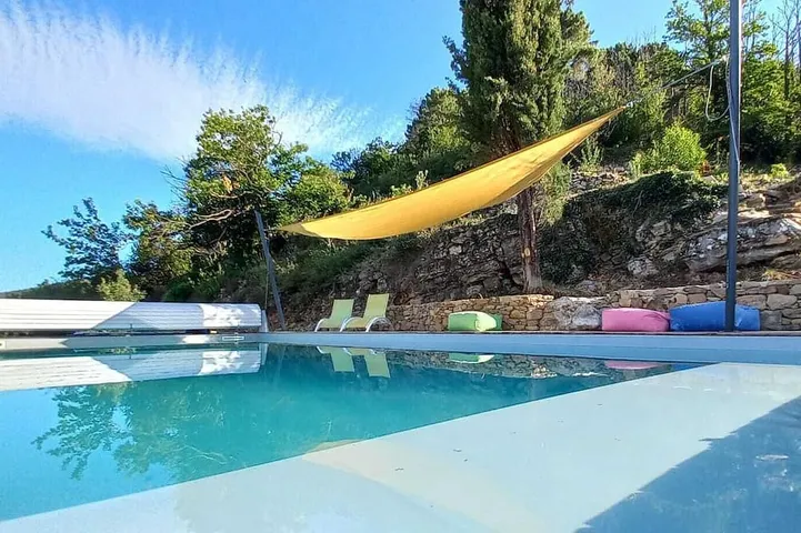 Cottage für 4 Personen, mit Garten und Terrasse sowie Pool, mit Haustier - 1