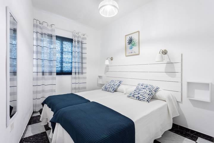 Appartement entier, Appartement de vacances pour 3 personnes avec terrasse in Los Cristianos, Arona