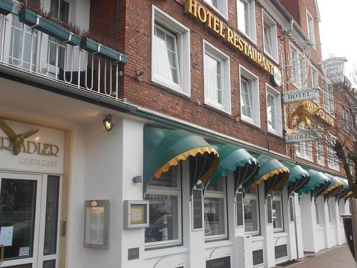 Hotel für 4 Personen, mit Balkon und Terrasse sowie Seeblick in Emden - 2