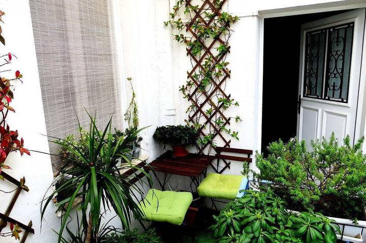 Vacation rental for 3 people, with hot tub and terrace in Nice (France)