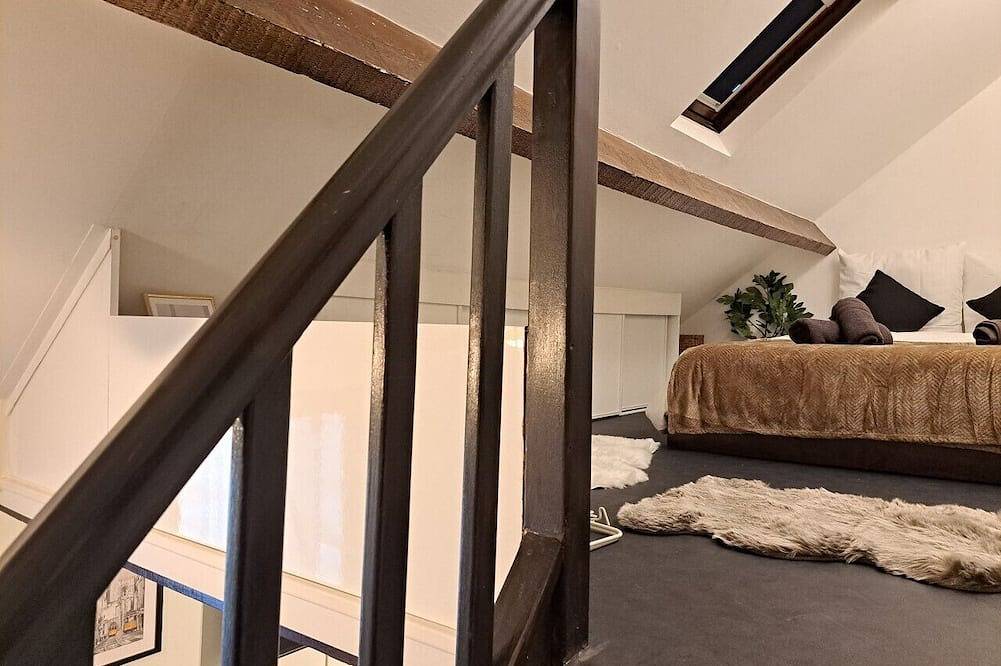 Apartamento entero, 1-bedroom duplex apartment in Vincennes with Wifi Near Train and Metro 1 station in Vincennes, Valle del Marne