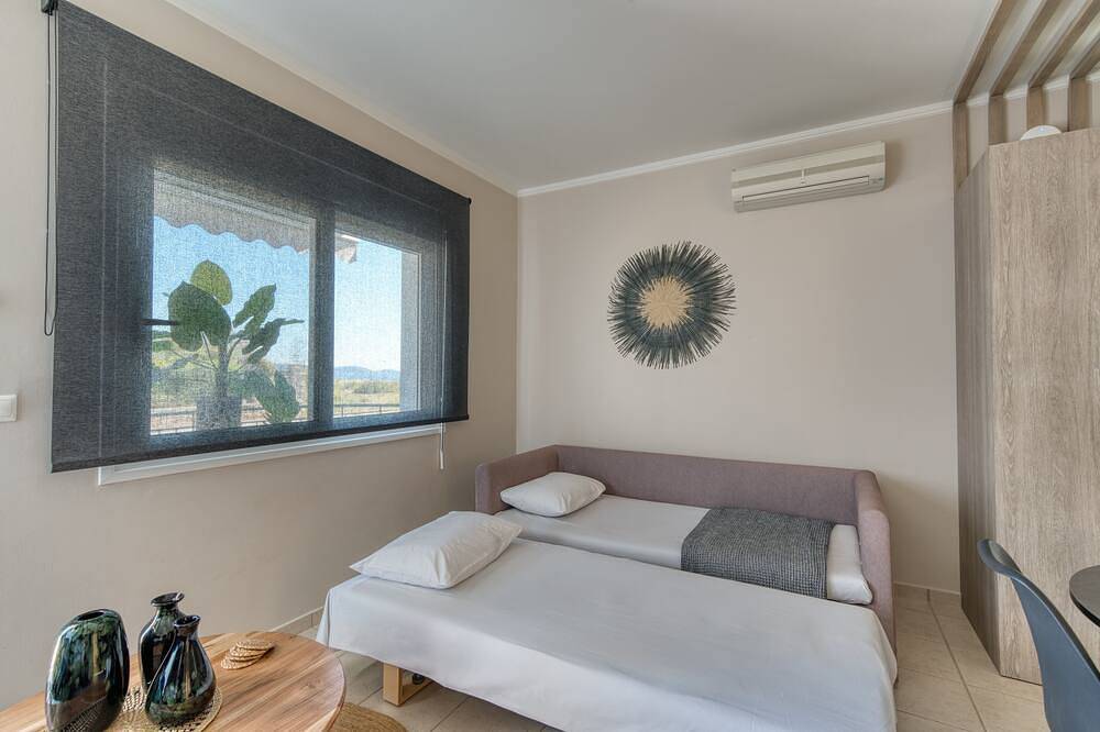 Deluxe Seaside Condo for 4 in Kantia Plage, Argolide