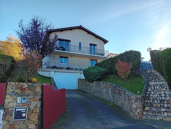 Location de vacances pour 12 personnes, avec balcon et vue à Beaumont (Puy-de-Dôme)